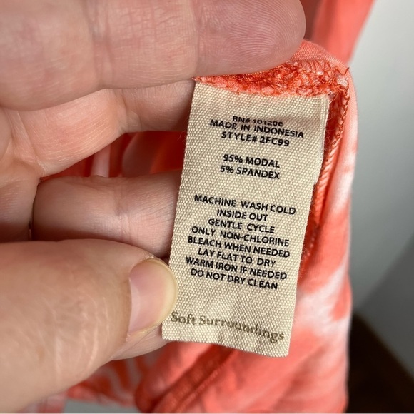 Soft surroundings Icon Effie tunic top shark bite hem size small - Picture 8 of 8